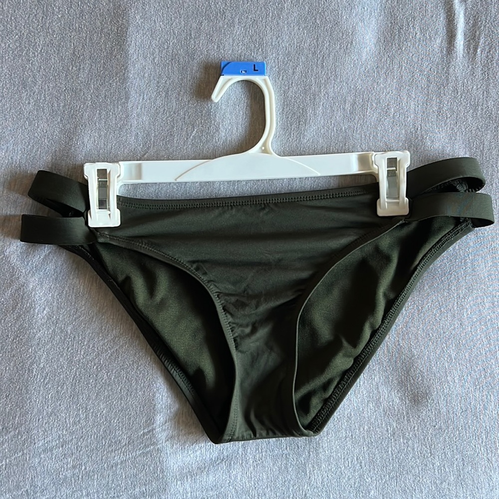 Womens bikini bottoms, Size large